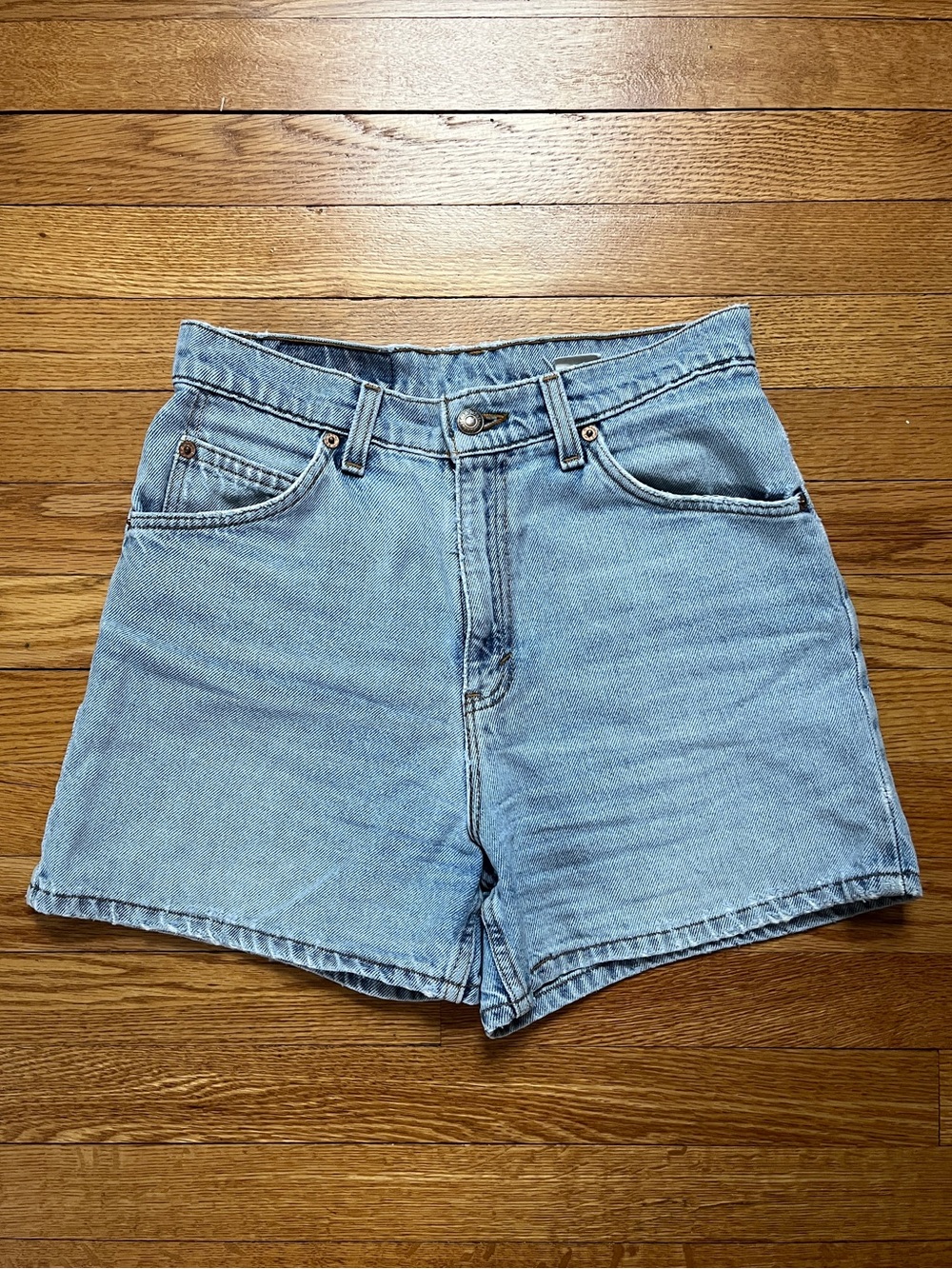 Vintage Levi’s Orange Tab 920 Denim Shorts Regular Fit size 8
